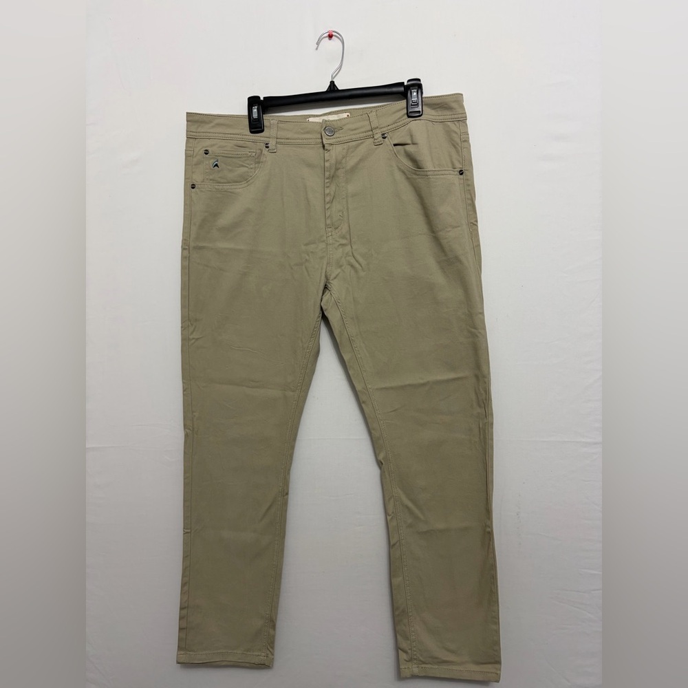 Tailor Vintage Men’s Size 36x30 Slim Fit Khaki Pants –(A365)✨